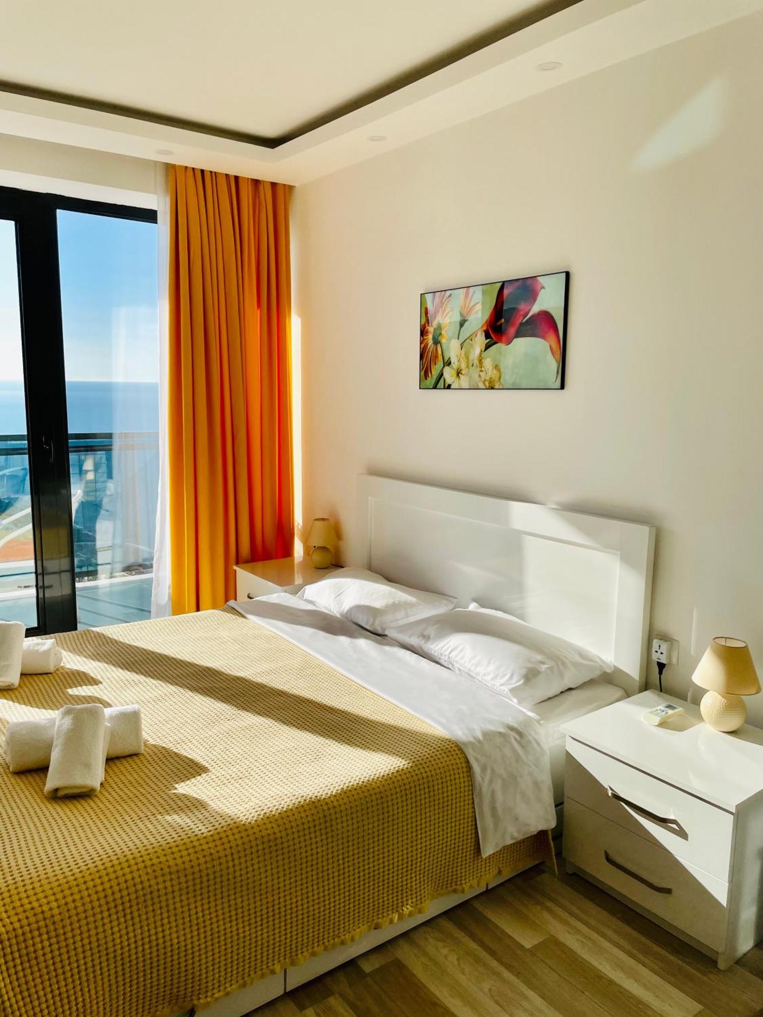 Sea View Apartments Orbi Beach Tower 巴统 外观 照片
