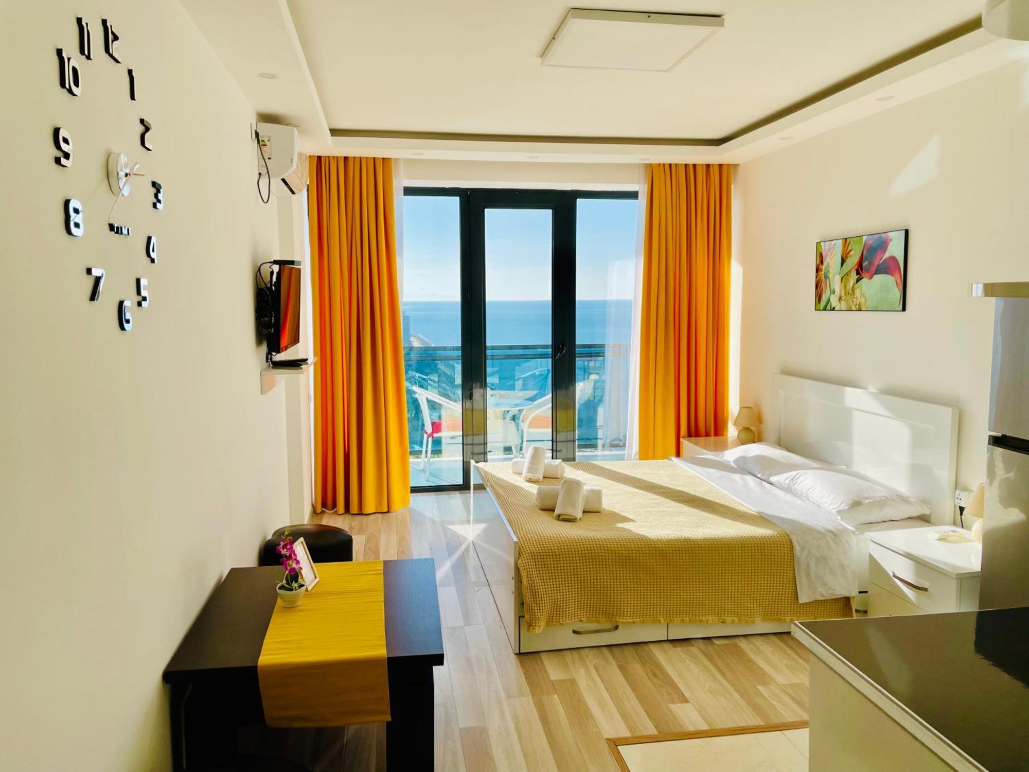 Sea View Apartments Orbi Beach Tower 巴统 外观 照片