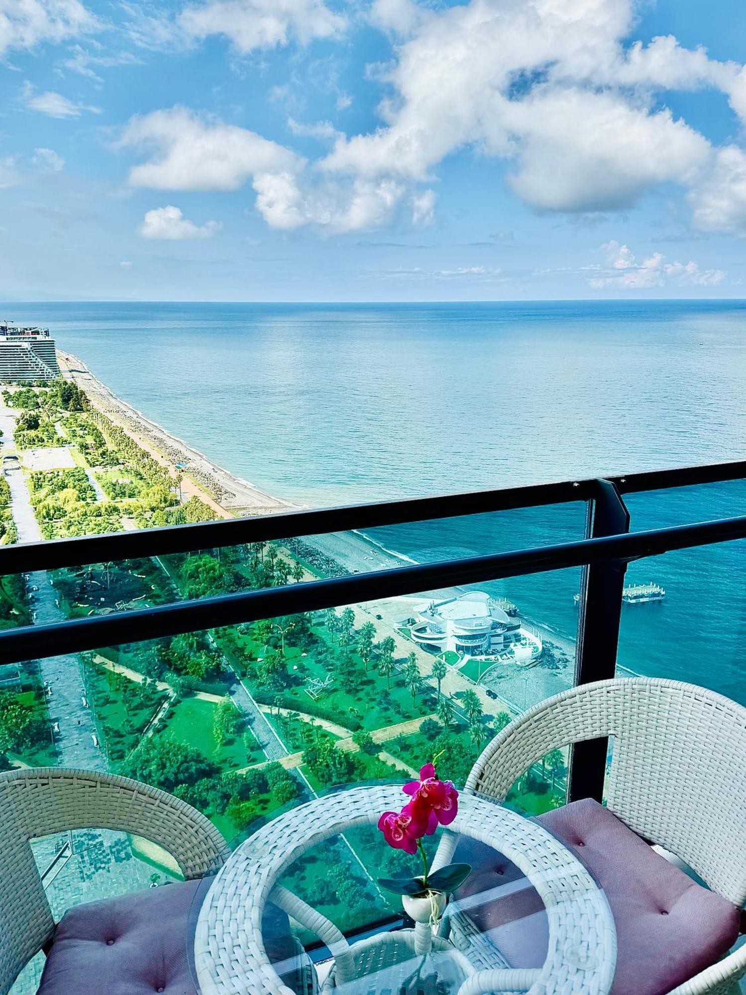 Sea View Apartments Orbi Beach Tower 巴统 外观 照片