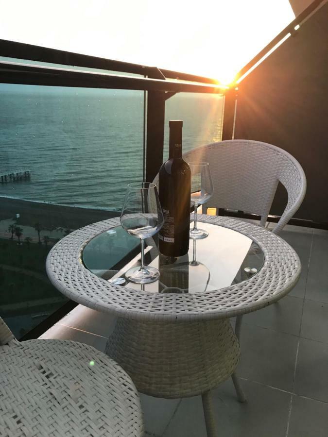 Sea View Apartments Orbi Beach Tower 巴统 外观 照片